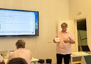 Taller de agentes de IA impartido por Daniel Escribano